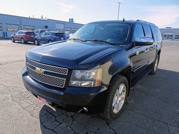 2008 Chevy Chevrolet Suburban LT w/3LT suv Black for sale in Ames, IA – photo 7