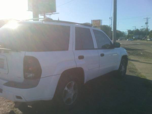 2007 Chevy Trailblazer ( $2995) LOW MILES - cars & trucks - by owner... for sale in Jackson, MS – photo 2