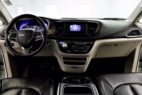 SLEEK White PACIFICA 2017 Chrysler Touring L Mini Van CAMERA for sale in Clinton, KS – photo 5