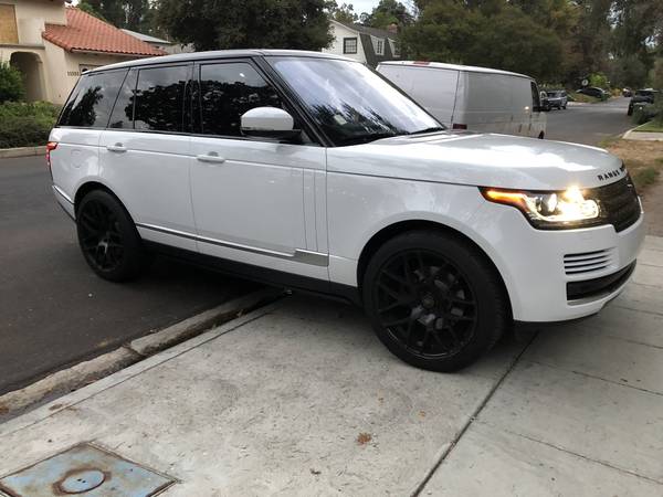 2015 Range Rover supercharged V6 white/black super low miles for sale in Valley Village, CA