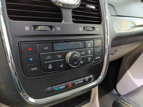 2015 Chrysler Town & Country FWD 4D Passenger Van/Minivan/Van To for sale in Dubuque, IA – photo 7