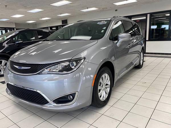 2019 Chrysler Pacifica 4d Wagon Touring L - cars & trucks - by... for sale in Louisville, KY – photo 6