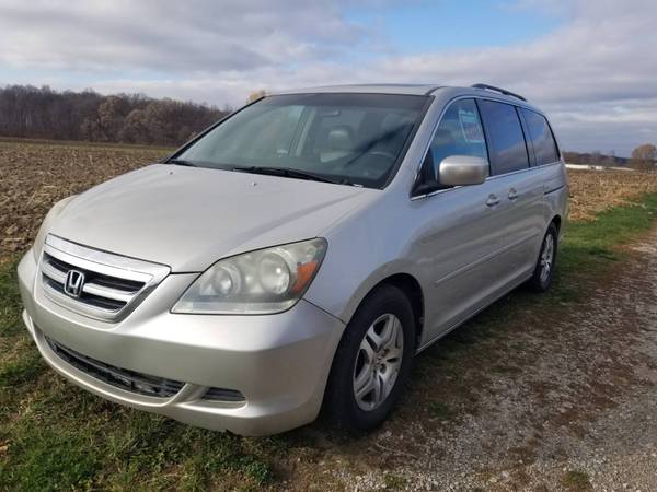 Honda Odyssey 2005 - cars & trucks - by owner - vehicle automotive... for sale in Goshen, IN – photo 2