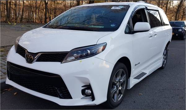 2018 Toyota Sienna XLE Braun Mobility Wheelchair Accessible 14k for sale in Louisville, KY – photo 4