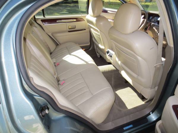2005 Lincoln Town Car Signature - cars & trucks - by owner - vehicle... for sale in Columbia, SC – photo 16