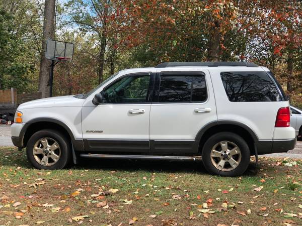 2005 Ford Explorer XLT Clean for sale in Glyndon, District Of Columbia – photo 8