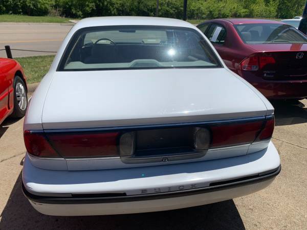 1999 Buick LeSabre Custom - - by dealer - vehicle for sale in Topeka, KS – photo 5