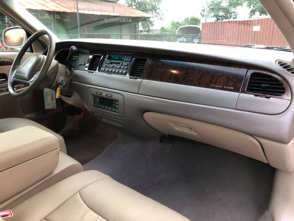 Lincoln Town Car 60K Excellent Shape for sale in TAMPA, FL – photo 21