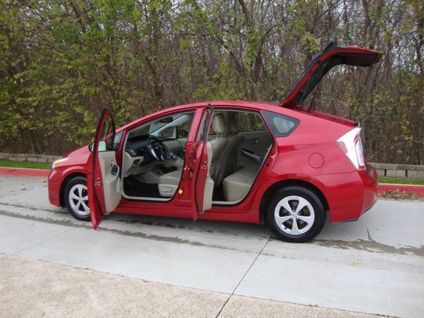 Exceptional 2013 Toyota Prius Model 4 red w/tan Leather NAV 50MPG !... for sale in Plano, TX – photo 4
