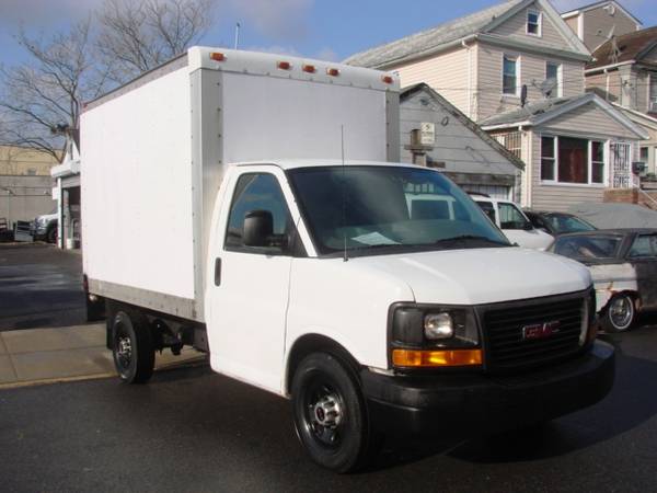 2011 GMC SAVANA 3500 CUTAWAY 12FT BOX TRUCK - - by for sale in Richmond Hill, NY – photo 3