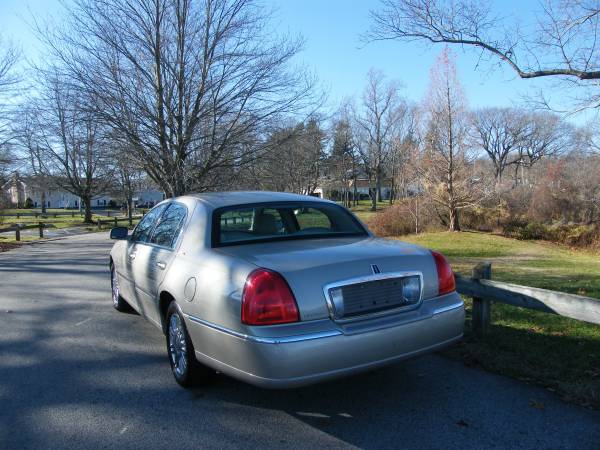 2006 Lincoln Town Car Signature Limited Leather Must Be Seen... for sale in East Providence, RI – photo 14