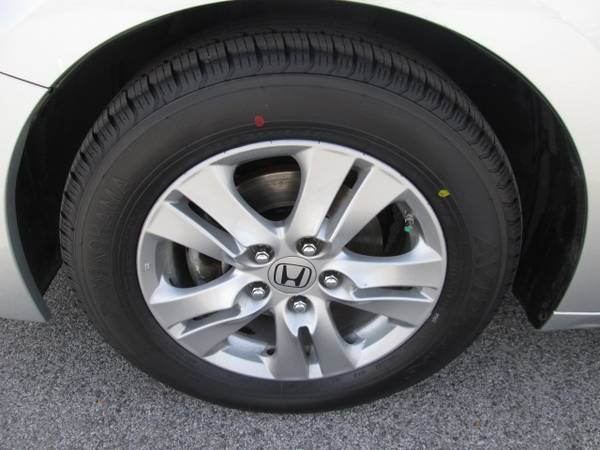 2012 Honda Accord SE sedan Silver - - by dealer for sale in Fayetteville, AR – photo 8