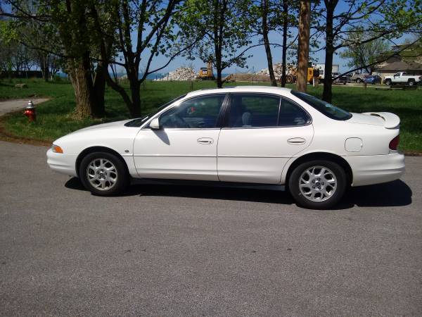 2001 Oldsmobile Intrigue for sale in Cleveland, OH – photo 2