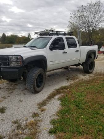 2012 chevy silverado 2500 duramax lifted for sale in Harrisonville, MO – photo 2
