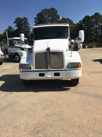 Single Axle Day Cab - cars & trucks - by dealer - vehicle automotive... for sale in Cullman, TN – photo 2