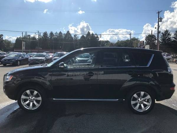 2010 MITSUBISHI OUTLANDER...GUARANTEED FINANCING FOR EVERYONE!!! for sale in Akron, OH – photo 4