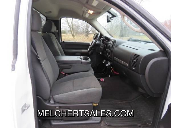 2007.5 CHEVROLET 2500HD REG CAB LT GAS 6.0L 8FT WESTERN 34K MILES... for sale in Neenah, WI – photo 14