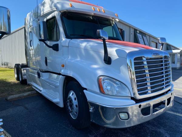 2013 Freightliner Cascadia - cars & trucks - by dealer - vehicle... for sale in Nixa, MO – photo 3