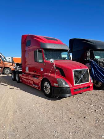 Volvo VNL670 2007 semi truck - cars & trucks - by owner - vehicle... for sale in Las Vegas, NV – photo 3