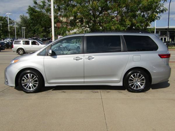 2019 Toyota Sienna XLE for sale in Akron, OH – photo 4