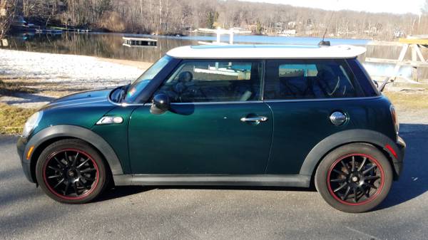 2007 Mini Cooper S Hatchback - cars & trucks - by owner - vehicle... for sale in Highland Lakes, NJ – photo 2