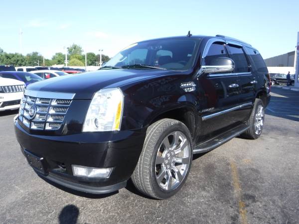 2011 CADILLAC ESCALADE LUXURY**SUPER CLEAN**MUST SEE**FINANCING AVAILA for sale in redford, MI – photo 4