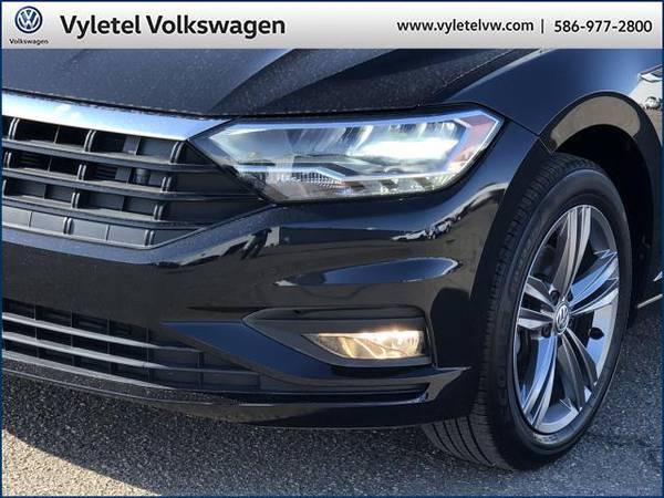 2019 Volkswagen Jetta sedan R-Line Auto w/SULEV - Volkswagen Deep for sale in Sterling Heights, MI – photo 5