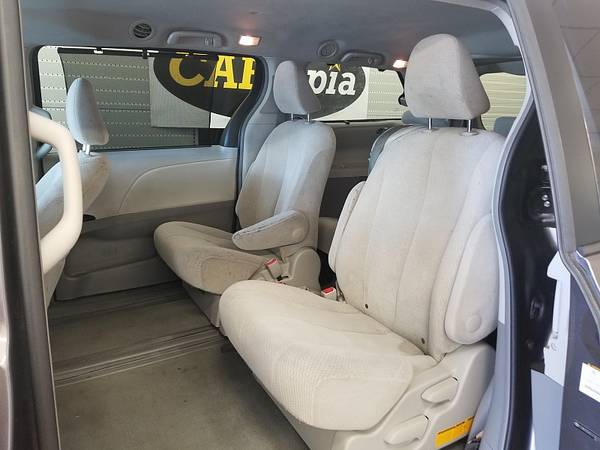 2012 Toyota Sienna 4d Wagon LE V6 w/Auto Access Seat for sale in Kyle, TX – photo 23