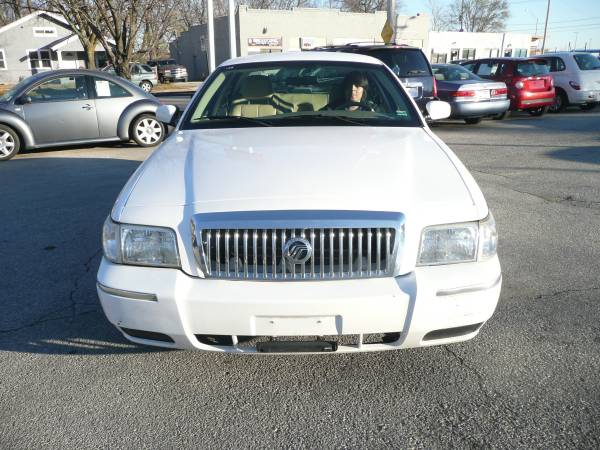 2006 MERCURY GRAND MARQUIS - cars & trucks - by dealer - vehicle... for sale in KCMO, MO – photo 2