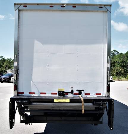 2012 International 4300 26ft Box Truck DT466 A/T Side Door Air Ride for sale in Emerald Isle, FL – photo 9
