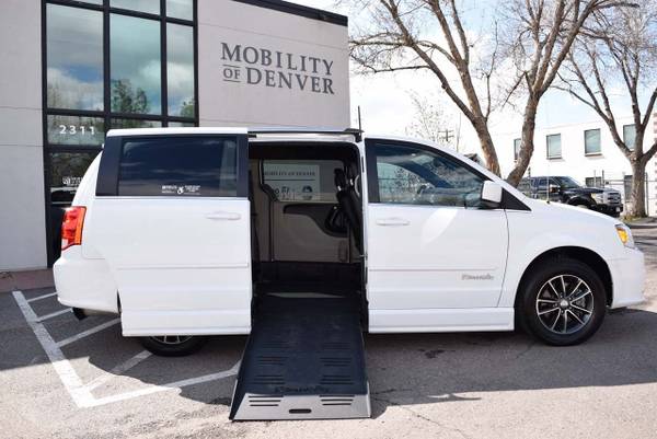 2017 Dodge Grand Caravan SXT Wagon WHITE - - by for sale in Denver, NE – photo 15