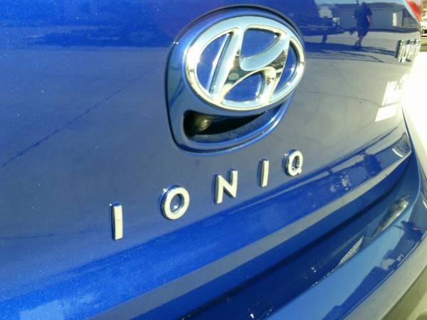 2019 Hyundai Ioniq SEL-41k miles - - by dealer for sale in Silvis, IA – photo 18