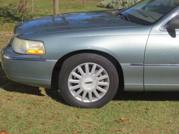 2005 Lincoln Town Car Signature - cars & trucks - by owner - vehicle... for sale in Columbia, SC – photo 22