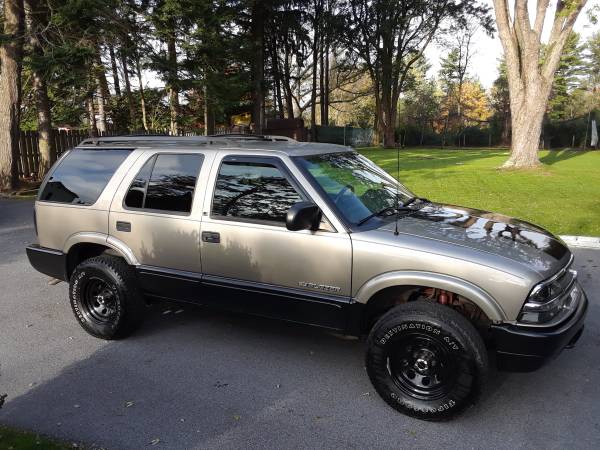 Must see 4x4 2003 Blazer for sale in Johnstown , PA – photo 3