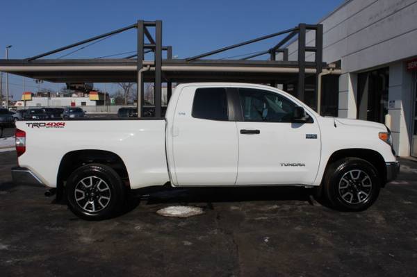 2014 Toyota Tundra ONE OWNER TRD OFF ROAD SR5 WHI - cars & for sale in milwaukee, WI – photo 2