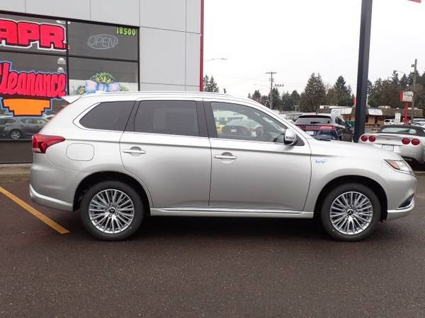 2019 Mitsubishi Outlander PHEV 4x4 4WD Electric SEL SUV for sale in Milwaukie, OR – photo 8