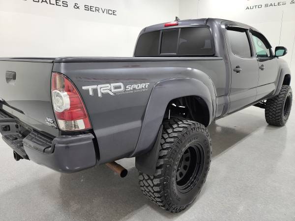 2015 Toyota Tacoma V6 4WD! 35'' Tires! LIFTED! Backup Cam! 99k... for sale in Suamico, WI – photo 23