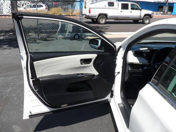 2018 Toyota Avalon Hybrid XLE Premium 4dr Sedan - No Dealer Fees! for sale in Colorado Springs, CO – photo 21