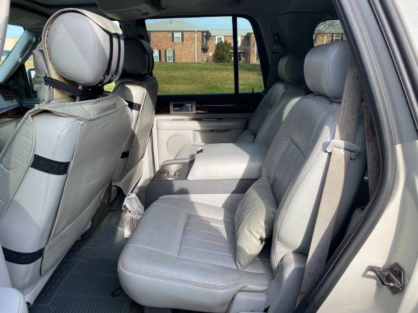 2006 Lincoln Navigator 4WD - cars & trucks - by owner - vehicle... for sale in Warren, MI – photo 11