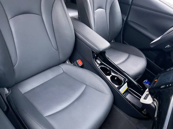 2019 Toyota Prius Prime Advanced Hatchback 4D hatchback Silver - -... for sale in Montebello, CA – photo 19