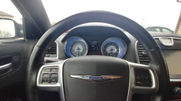SHARP!! 2012 Chrysler 300 4dr Sdn V6 Limited RWD for sale in Chesaning, MI – photo 8