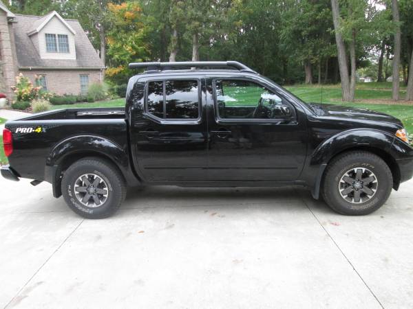 2017 Nissan Frontier PRO 4X 4K Miles for sale in Lake Orion, MI – photo 4