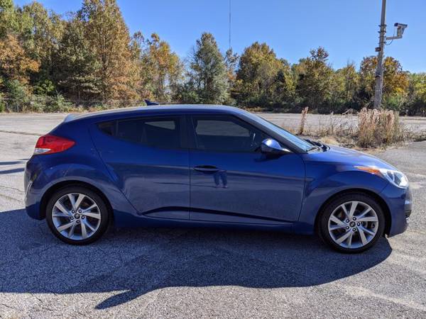 2016 Hyundai Veloster SKU:GU273995 Coupe - cars & trucks - by dealer... for sale in Memphis, TN – photo 5