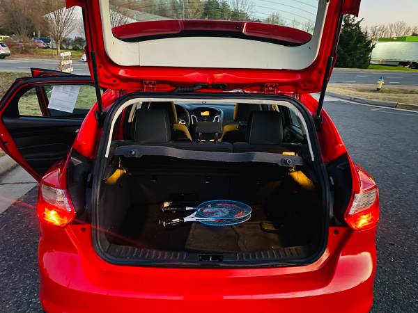2012 Ford Focus hatchback - cars & trucks - by dealer - vehicle... for sale in Fredericksburg va 22406, District Of Columbia – photo 16