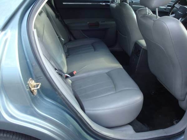 2005 CHRYSLER 300C 4-DOOR HEMI V8 LEATHER MOONROOF ALLOYS 156K MILES for sale in LONGVIEW WA 98632, OR – photo 12