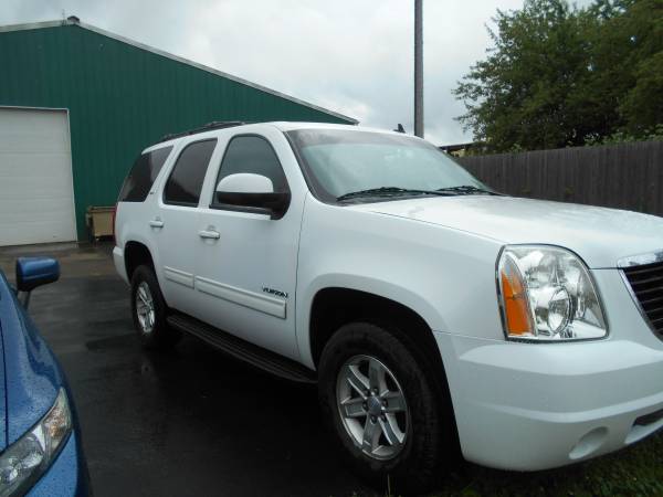 2013 GMC YUKON SLT 4X4 - - by dealer - vehicle for sale in Eugene, OR – photo 3