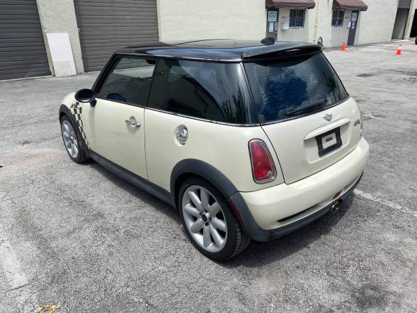 2006 Mini Cooper S - cars & trucks - by owner - vehicle automotive... for sale in Hialeah, FL – photo 4