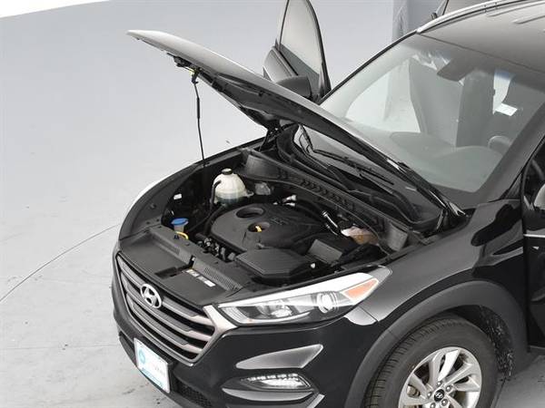 2016 Hyundai Tucson SE Sport Utility 4D suv Black - FINANCE ONLINE for sale in Memphis, TN – photo 4