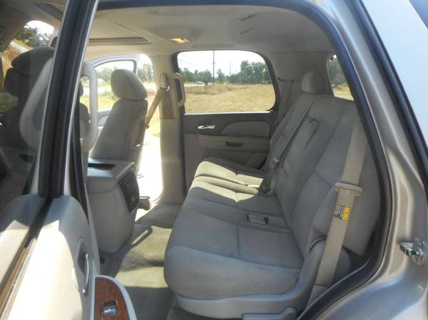 2007 GMC YUKON SLE 4X4 THIRD ROW SEATING *NEW TIRES* NICE for sale in Anderson, CA – photo 18