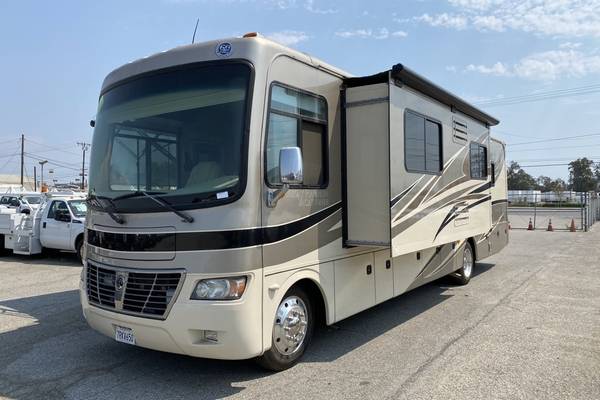 2013 Holiday Rambler Vacationer 36SBT Motor Home RWD RV #32213 -... for sale in Fontana, CA – photo 10